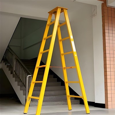 Fiberglass Straight Ladder